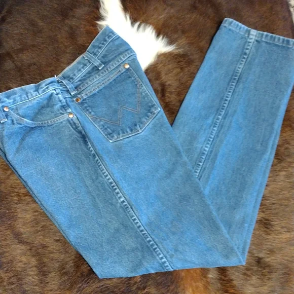 Like New Men's Wrangler Cowboy Cut Original Fit Jeans👖 🤠 - Picture 2 of 7